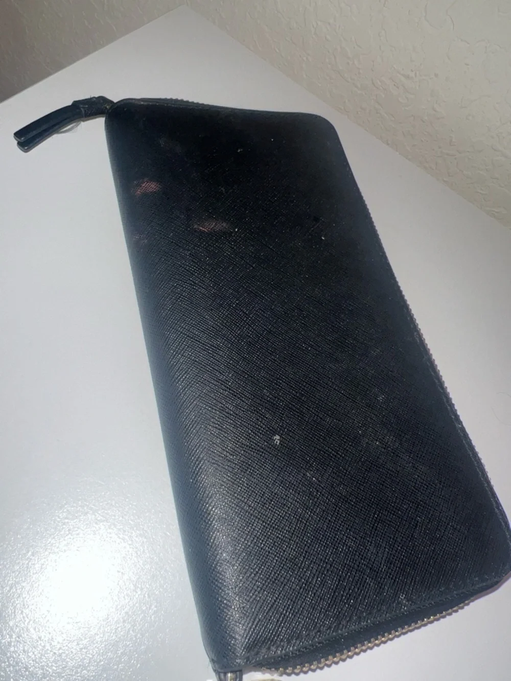 Tory Burch Black Zip-Around Leather Wallet Like new